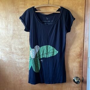 Sig Zane women’s L shirt